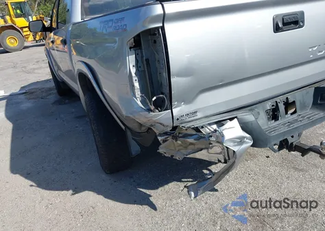 2018 Toyota Tundra Sr5 5.7L V8 z USA, uszkodzony, nr VIN 5TFEY5F18JX230289